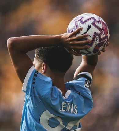 开云体育-中国官网登录入口-邮报：刘易斯上周说不想离队，与维亚纳会面48小时内谈妥续约