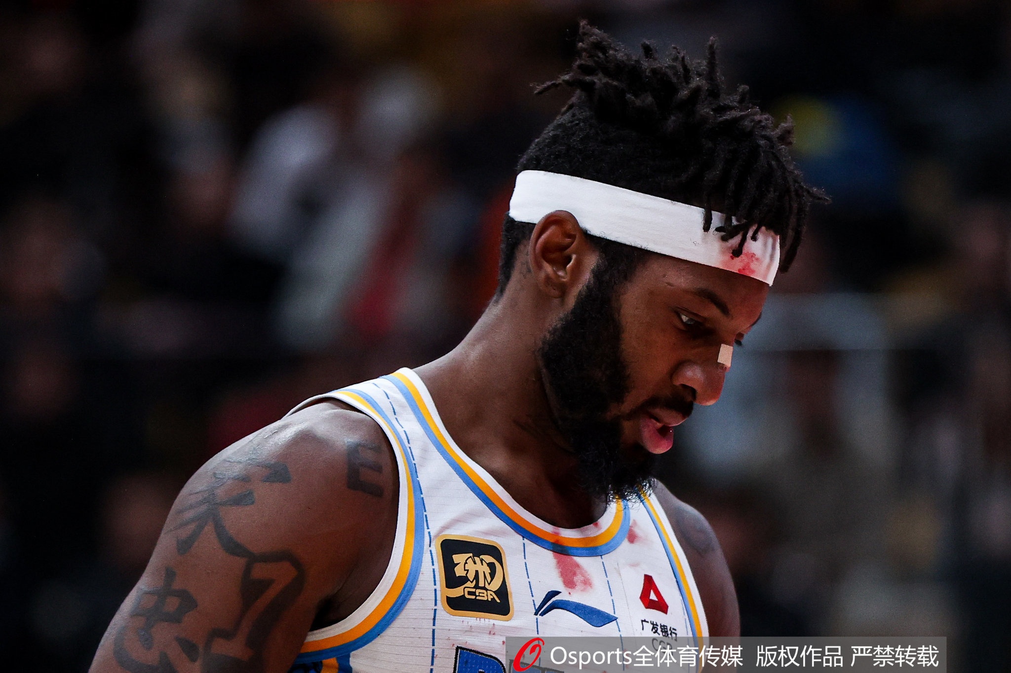 媒体人:本场末节单外援押宝杰曼不明智 身材劣势攻防都被针对